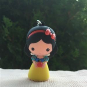 Disney snow white keychain